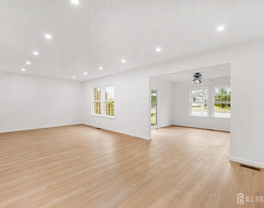 29 Hillsborough Road - Photo Thumbnail 6
