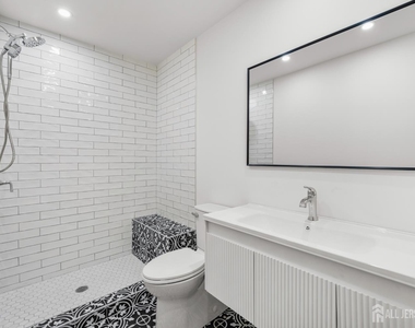 29 Hillsborough Road - Photo Thumbnail 10