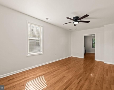 220 E 2nd Avenue - Photo Thumbnail 5