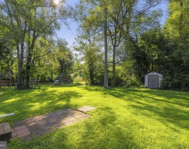 220 E 2nd Avenue - Photo Thumbnail 34
