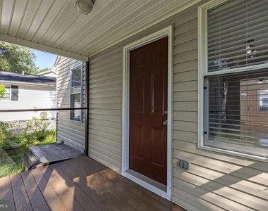 220 E 2nd Avenue - Photo Thumbnail 32