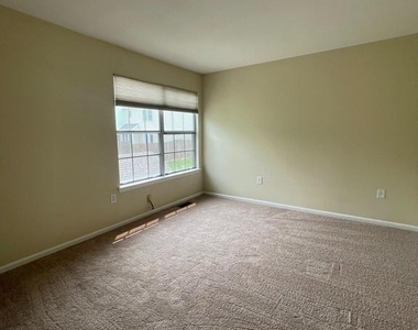 405 Windsor Ridge Court - Photo Thumbnail 15