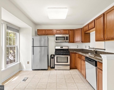 4701 Colonnade Way - Photo Thumbnail 9