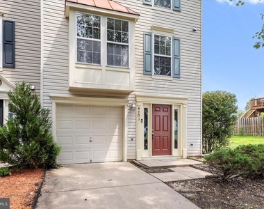 4701 Colonnade Way - Photo Thumbnail 3