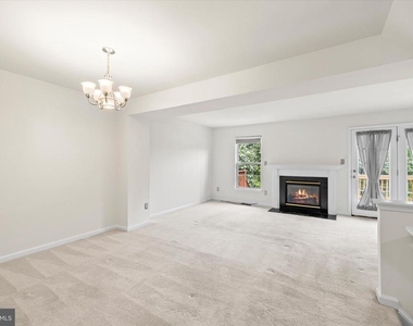 4701 Colonnade Way - Photo Thumbnail 5