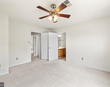 4701 Colonnade Way - Photo Thumbnail 14