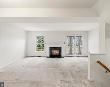 4701 Colonnade Way - Photo Thumbnail 6