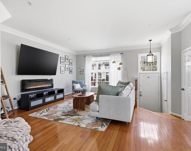 8110 Cerromar Way - Photo Thumbnail 4