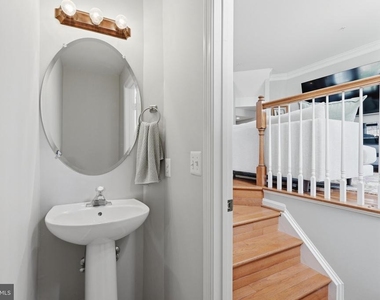 8110 Cerromar Way - Photo Thumbnail 3