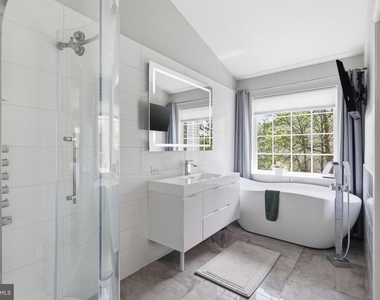 8110 Cerromar Way - Photo Thumbnail 13