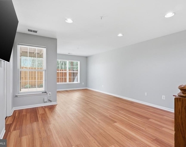 8110 Cerromar Way - Photo Thumbnail 17