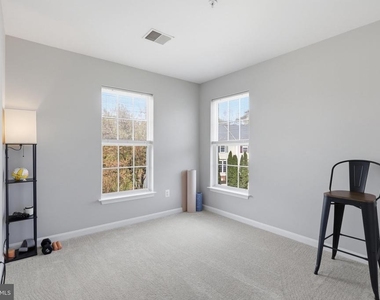 8110 Cerromar Way - Photo Thumbnail 15