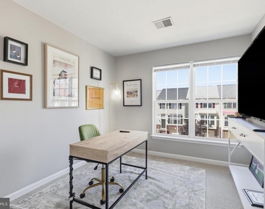 8110 Cerromar Way - Photo Thumbnail 14