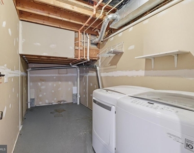 8110 Cerromar Way - Photo Thumbnail 19