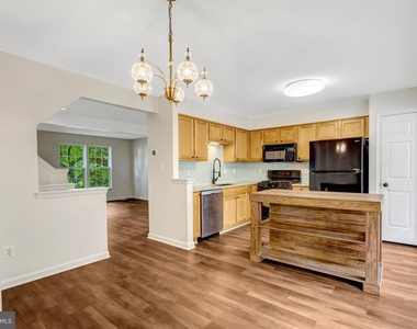 7057 Sauvage Lane - Photo Thumbnail 10