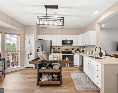 7005 Manahoac Place - Photo Thumbnail 4