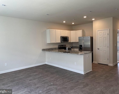 250 Baker Drive - Photo Thumbnail 6