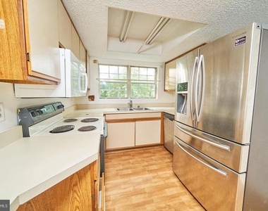 9250 Niki Place - Photo Thumbnail 33
