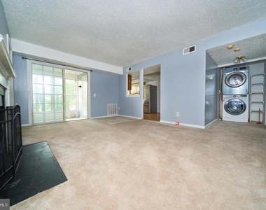 9250 Niki Place - Photo Thumbnail 10