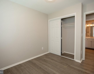 10116 Wimbledon Court - Photo Thumbnail 43