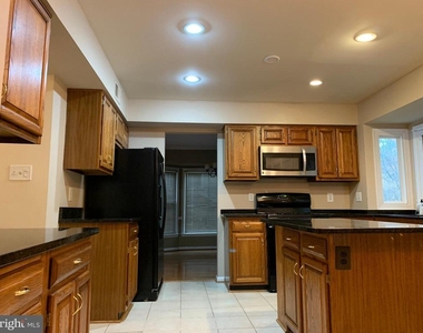 9603 Waterline Drive - Photo Thumbnail 6