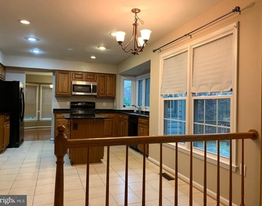 9603 Waterline Drive - Photo Thumbnail 10