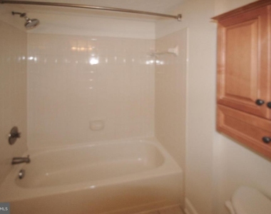3801 Ridge Knoll Court - Photo Thumbnail 18