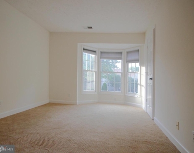 3801 Ridge Knoll Court - Photo Thumbnail 19
