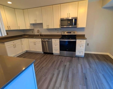 5612 Sutherland Court - Photo Thumbnail 13