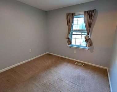 5612 Sutherland Court - Photo Thumbnail 25