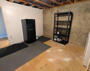 5612 Sutherland Court - Photo Thumbnail 31