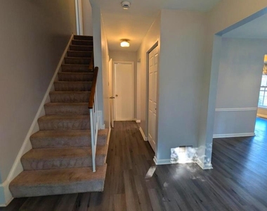 5612 Sutherland Court - Photo Thumbnail 8