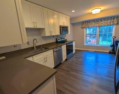 5612 Sutherland Court - Photo Thumbnail 16