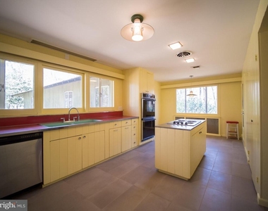 4313 Woodlark Drive - Photo Thumbnail 12
