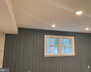 6810 Fern Lane - Photo Thumbnail 11