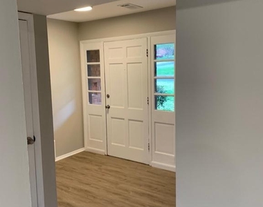 6810 Fern Lane - Photo Thumbnail 15