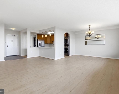 3705 George Mason Drive S - Photo Thumbnail 4