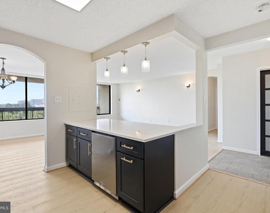 3705 George Mason Drive S - Photo Thumbnail 9