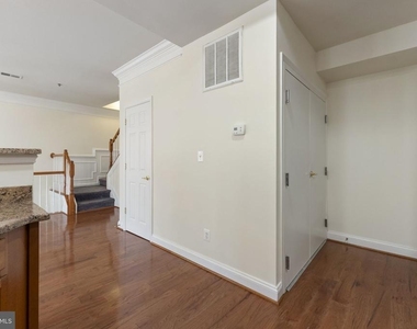7134 Huntley Creek Place - Photo Thumbnail 11