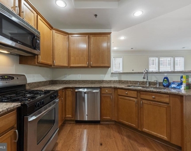 7134 Huntley Creek Place - Photo Thumbnail 9