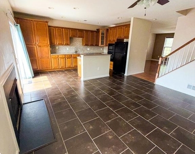 1202 Ellis Avenue - Photo Thumbnail 2