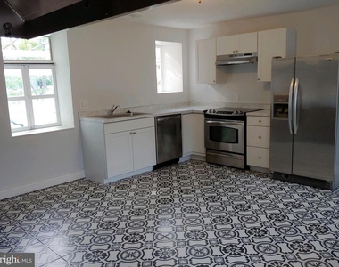 113 E Main Street - Photo Thumbnail 2