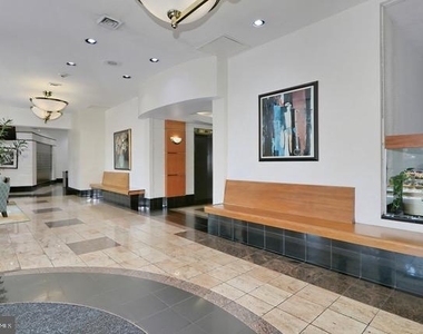 203 Yoakum Parkway - Photo Thumbnail 34