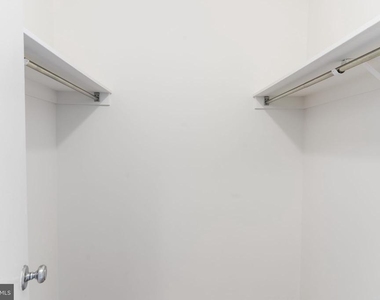 203 Yoakum Parkway - Photo Thumbnail 14