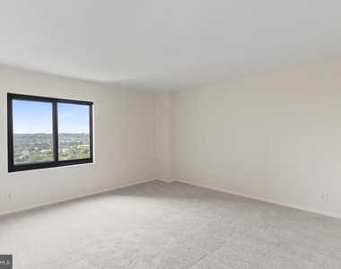 203 Yoakum Parkway - Photo Thumbnail 12