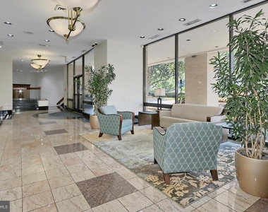 203 Yoakum Parkway - Photo Thumbnail 33