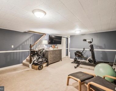 3826 King Street - Photo Thumbnail 9