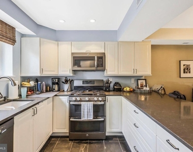 3826 King Street - Photo Thumbnail 6
