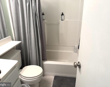 1730 Arlington Boulevard - Photo Thumbnail 8