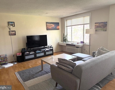 1730 Arlington Boulevard - Photo Thumbnail 3